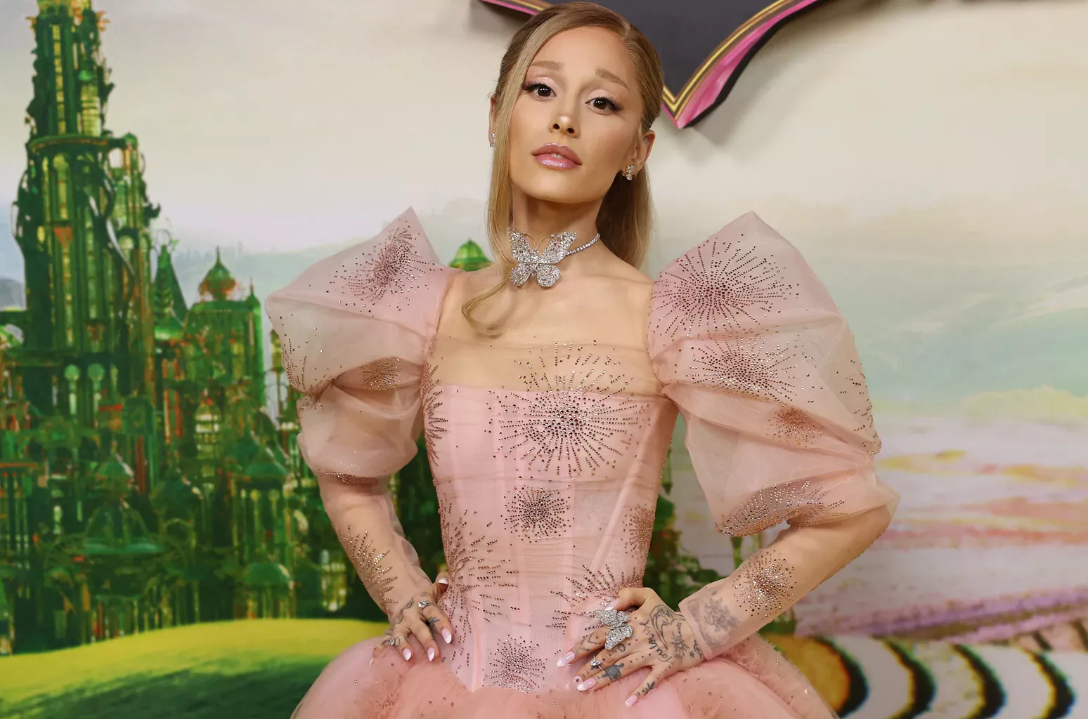 suite - Ariana Grande dévoile des détails sur la suite 'wicked' chanson: "un moment clé dans le voyage de Glinda"