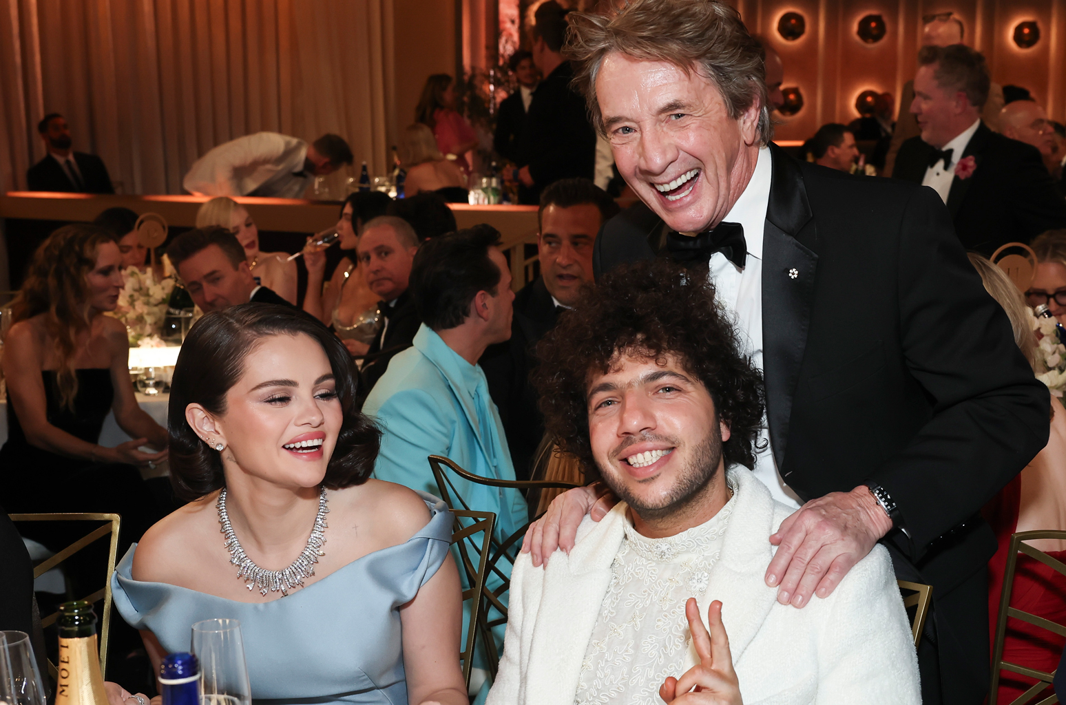 bague - Selena Gomez dévoile sa bague de fiançailles à Martin Short aux Golden Globes 2025