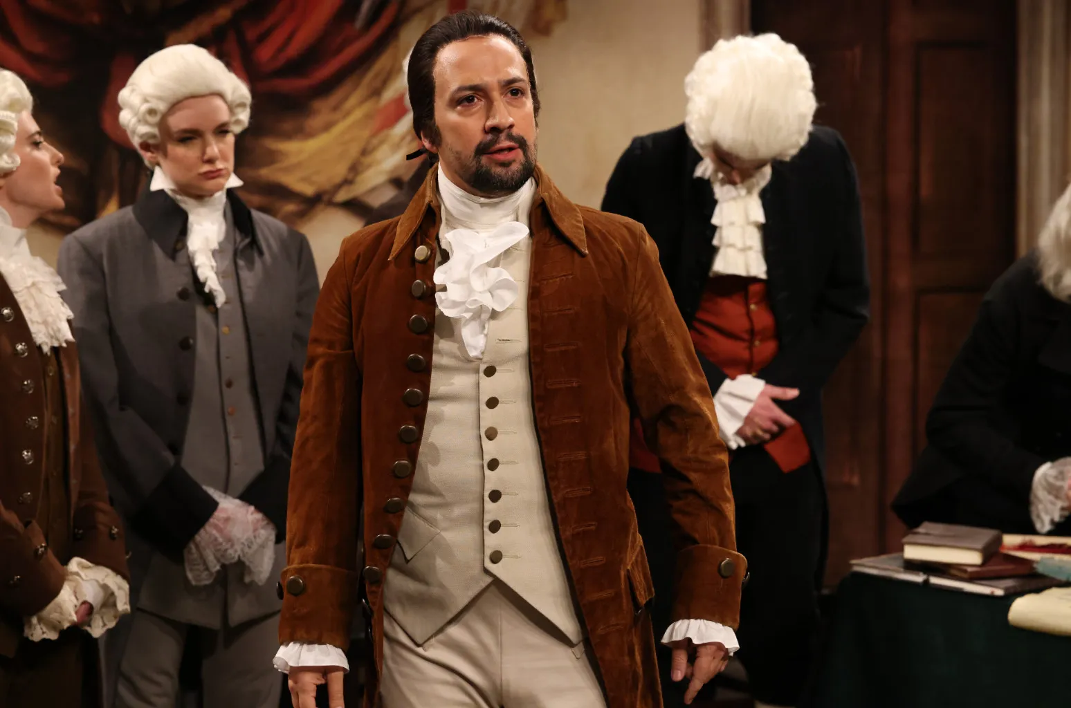 Trump - Lin-Manuel Miranda Rejoue le Rôle de 'Hamilton', Interrompu par Trump dans le Début de 'SNL' : Regardez