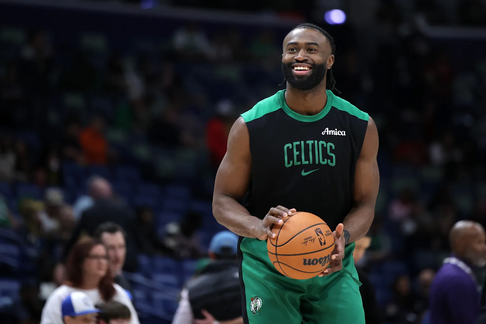 star - La star de la NBA Jaylen Brown a du mal à identifier Sabrina Carpenter, Chappell Roan et Missy Elliott dans le jeu de musique pop : regardez