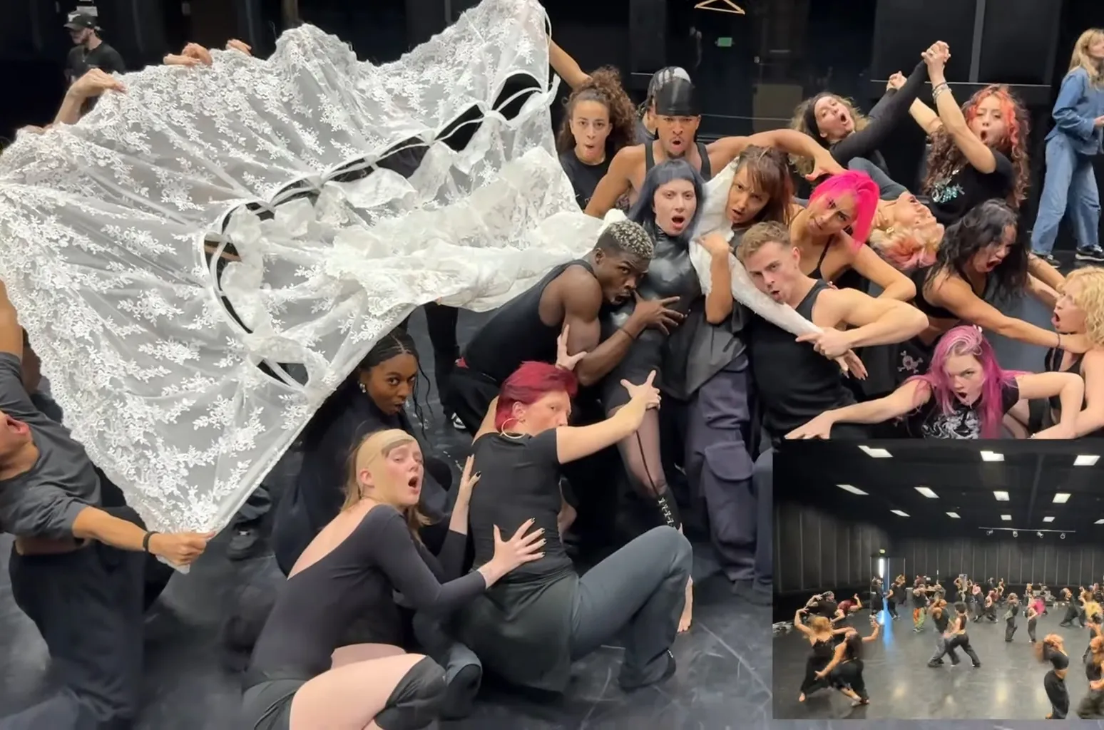 danseurs - Lady Gaga et ses danseurs exécutent à la perfection la chorégraphie d'‘abracadabra’ dans une répétition dynamique