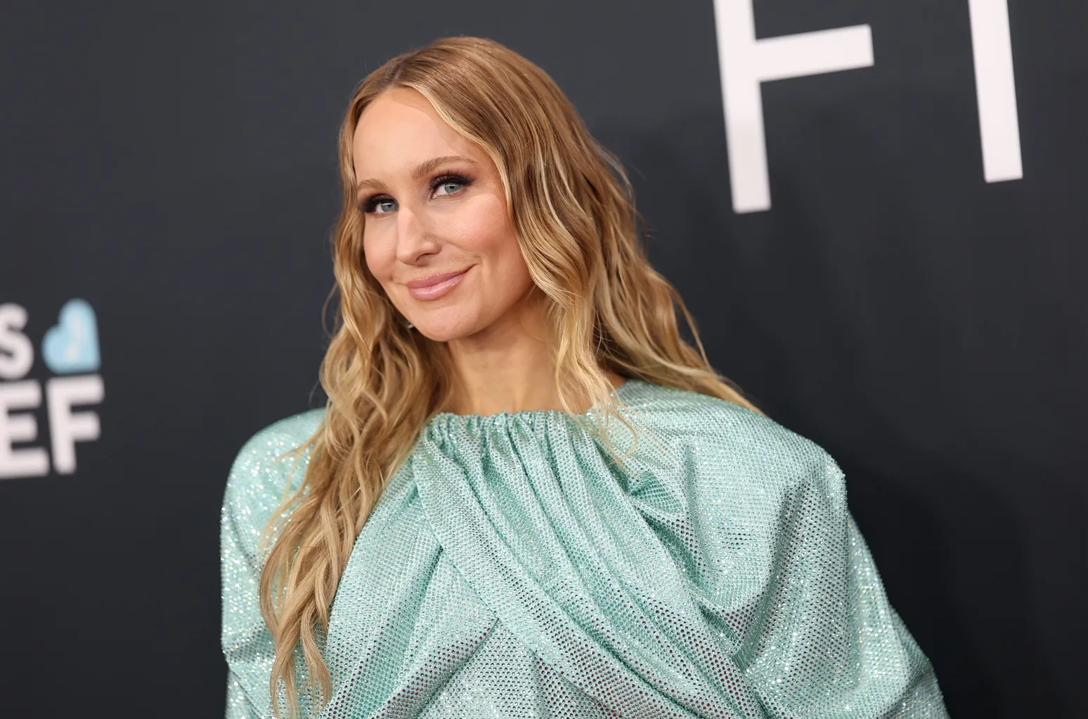 Taylor - Voici pourquoi la superfan Nikki Glaser affirme qu'elle ne s'approchera jamais de Taylor Swift en public