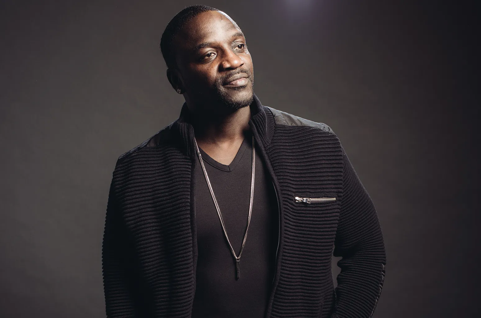 Akon - Le clip de « Right Now (Na Na Na) » d'Akon atteint 1 milliard de vues sur YouTube