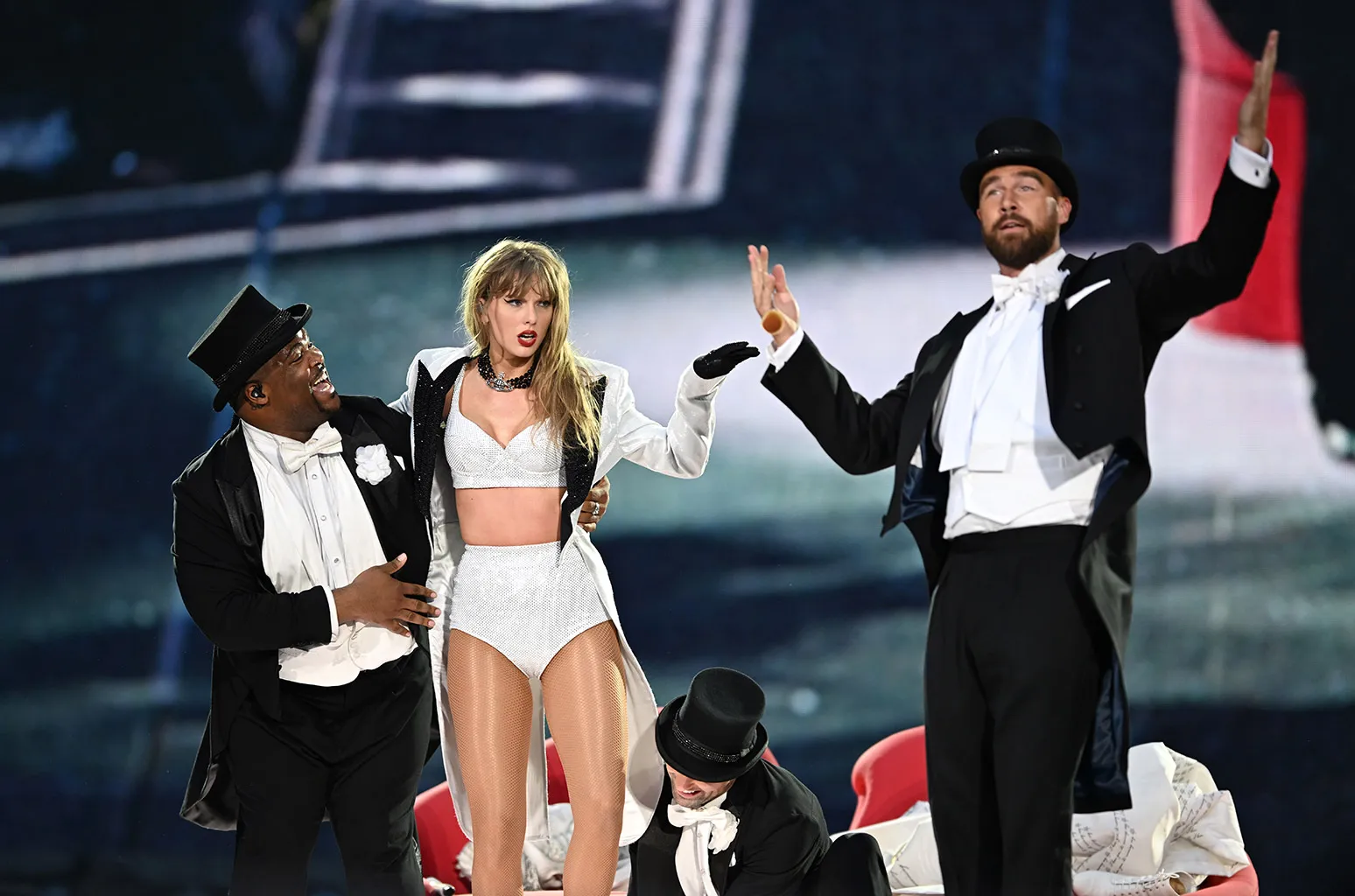 Kelce - Travis Kelce déclare qu'il admire l'athlétisme « remarquable » de Taylor Swift lors de la tournée Eras