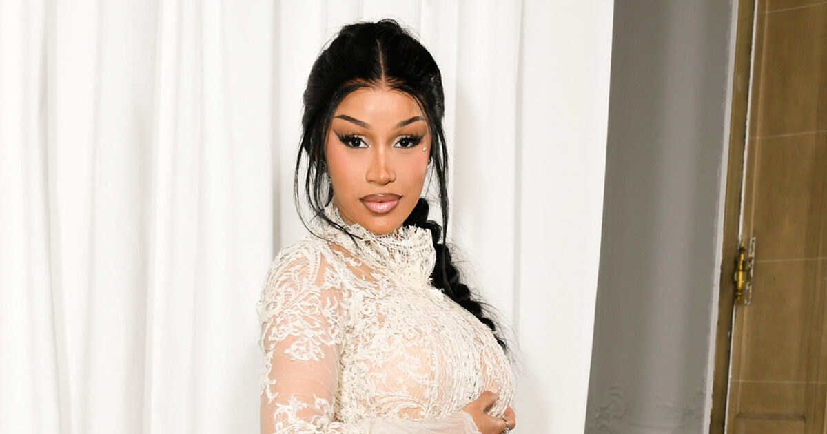 Cardi - « Bouge-toi, Bucko ! » : Cardi B Enregistre des PSA Hilarants sur l'Étiquette dans le Métro de NYC