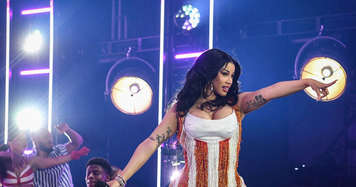 grossesse - Cardi B promet que sa grossesse n'affectera pas sa tournée à venir : « Je ferai des splits et des saltos »