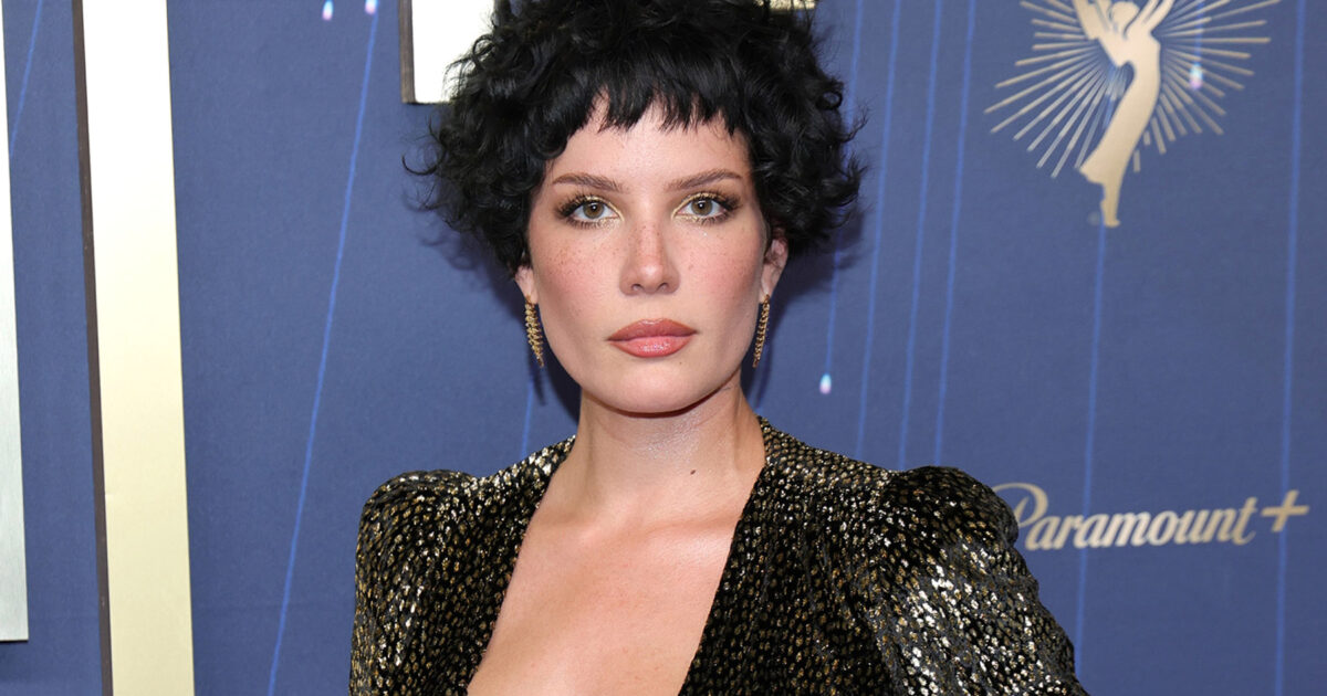 Santé - Halsey Donne des Nouvelles de Sa Santé Avant Sa Tournée : « Je viens de faire encore quelques séances de chimiothérapie »