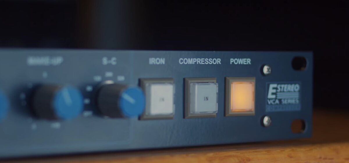 Compressor - Audioscape présente le Buss Compressor Deluxe E-series, une réédition du mythique compresseur Quad VCA.