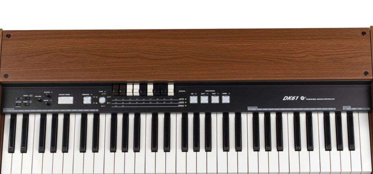 DK61 - Crumar Présente Le DK61