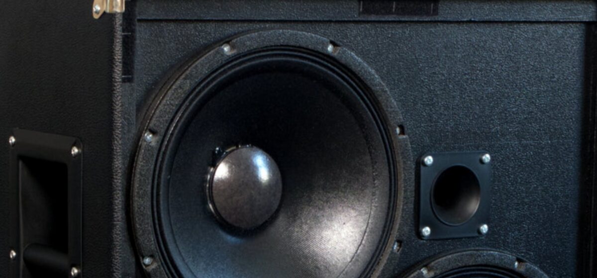 Super - Barefaced Audio présente la Super 24