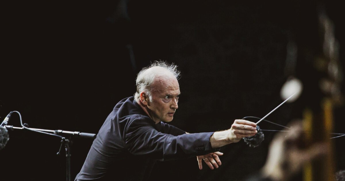 paix - Après le bouleversement du Kennedy Center, un chef d'orchestre étoile persévère et poursuit un projet de paix à l'étranger