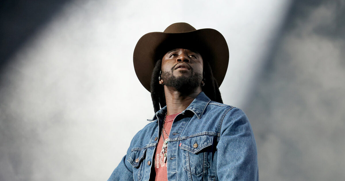 Bad - Shaboozey explique pourquoi il n'y a pas de meilleur choix que Bad Bunny pour le spectacle de mi-temps du Super Bowl 2026