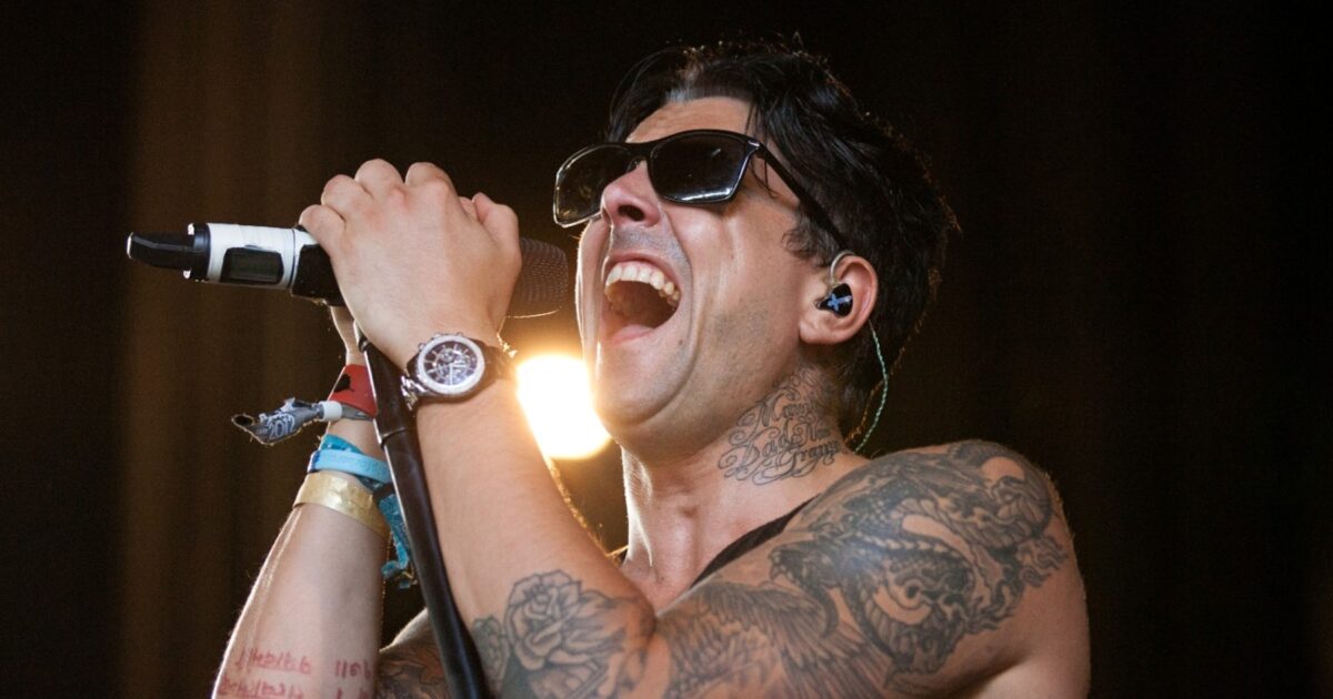 chanteur - L'ancien chanteur des Lostprophets, Ian Watkins, tué dans une attaque en prison