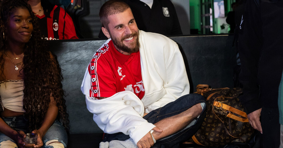 bébé - Le bébé d'un an de Justin Bieber, Jack Blues, ressemble à son mini-moi lors d'un adorable rendez-vous golfique père-fils.