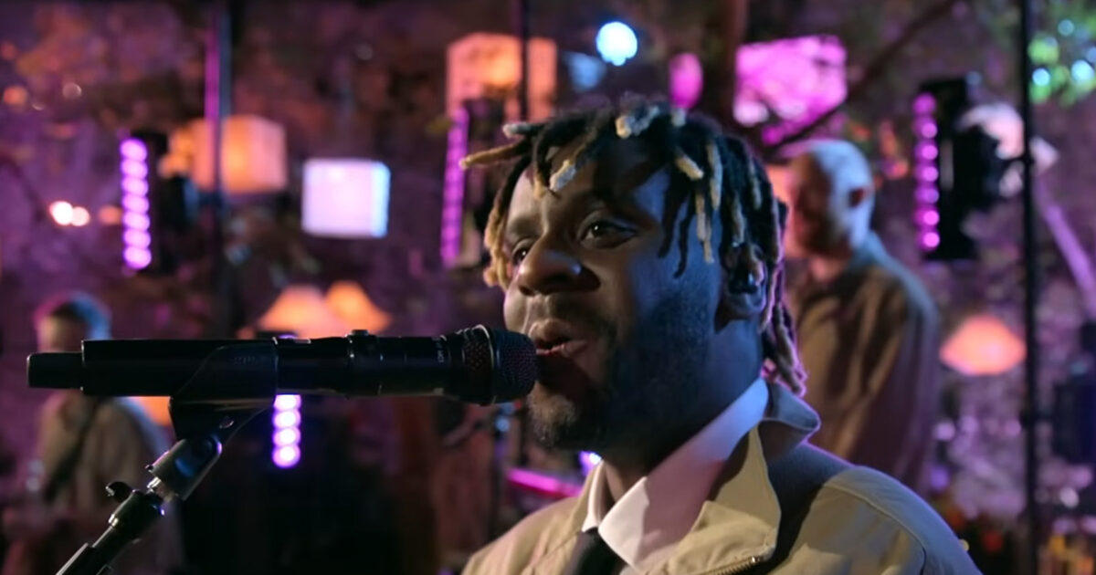 Myles - Myles Smith présente « Nice to Meet You » lors de la réunion de « Love Is Blind » : à voir