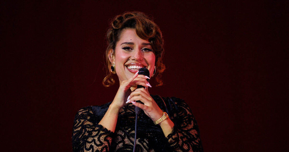 Voiture - Raye Annonce la Récupération de Sa Voiture Volée Contenant des Livres de Composition : 'Ne Perdez Jamais l'Espoir'