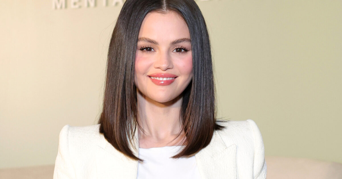 Selena - Selena Gomez met fin aux rumeurs de conflit en louant le passage de Bella Hadid sur le podium de Victoria’s Secret.