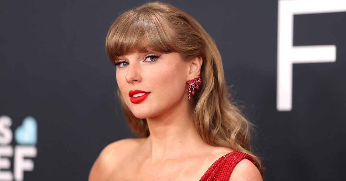 Taylor - Taylor Swift a inspiré ses fans à collecter plus de 2 millions de dollars pour la conservation des loutres simplement en portant un t-shirt.