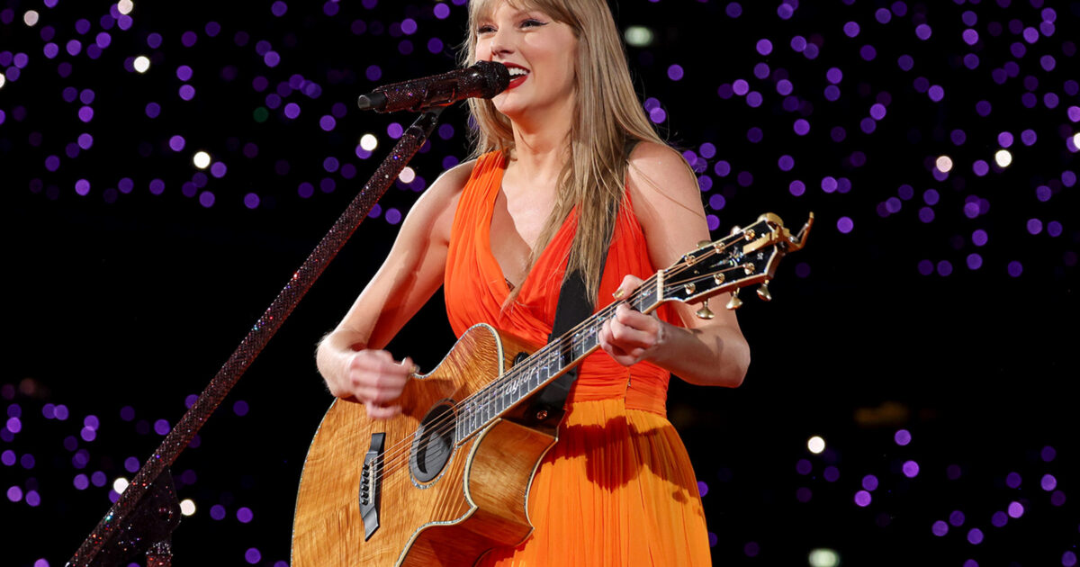 Taylor - Taylor Swift Montre Qu'elle Est La Plus Grande Fan Après Qu'Aj McLean Partage Un Remix Des Backstreet Boys De Son Chanson