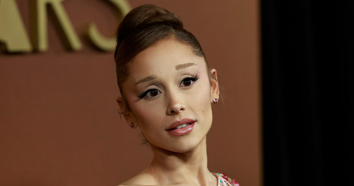 Ariana - Ariana Grande animera ‘Saturday Night Live’ pour la troisième fois avec Cher comme invitée musicale