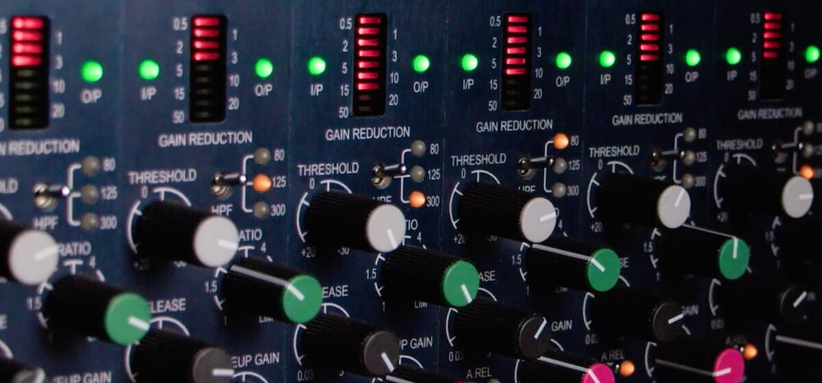 Compression - Neve Lance Le 88r Lbc : La Compression De La Légendaire Console 88rs En Format 500