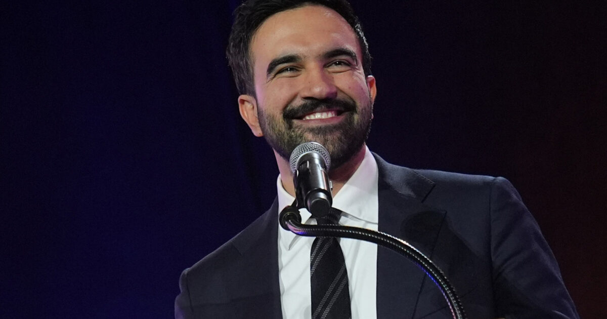 Mairie - Gracie Abrams, Halsey et d'autres réagissent à la victoire de Zohran Mamdani à la mairie de New York : « J'ai des frissons »