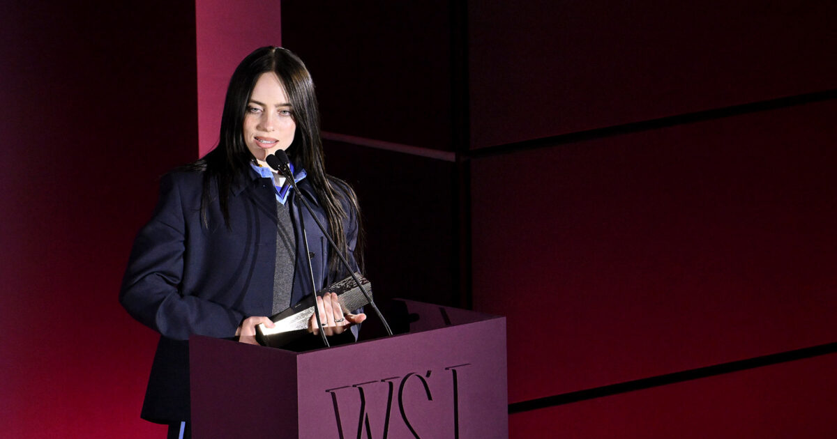 Billie - Billie Eilish critique Elon Musk, le « lâche », alors que le PDG de Tesla s'approche du statut de trillionnaire : « c'est f–king pathétique »