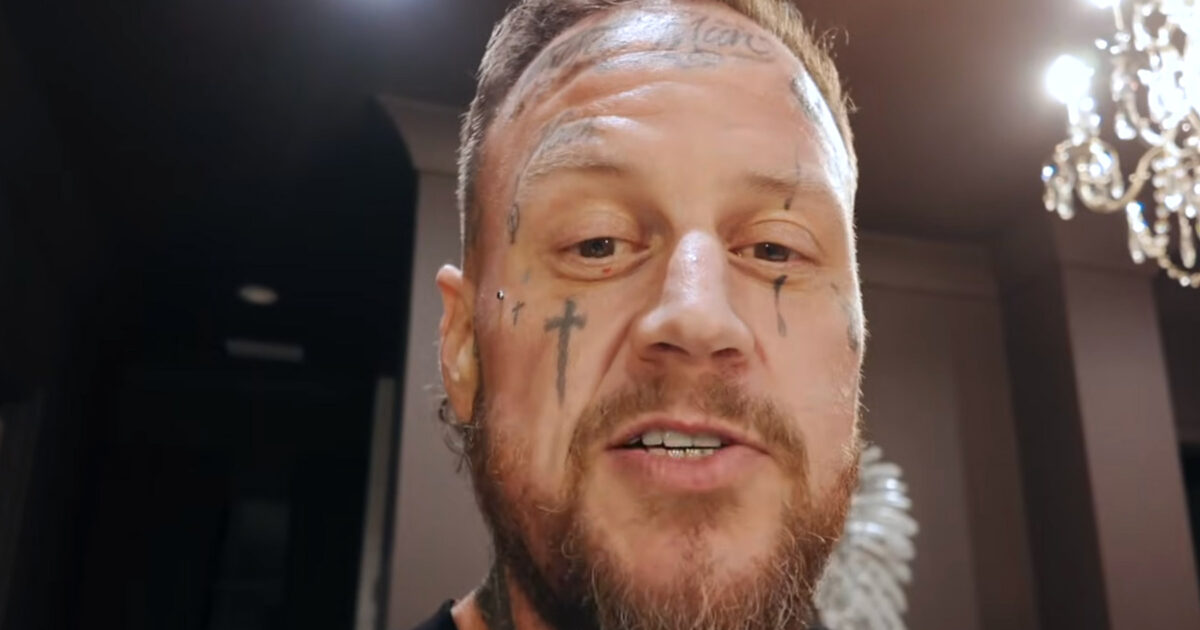 Jelly - Jelly Roll ému par ses nominations aux Grammy et dévoile son visage sans barbe : « Je ressemble à une tortue ninja »