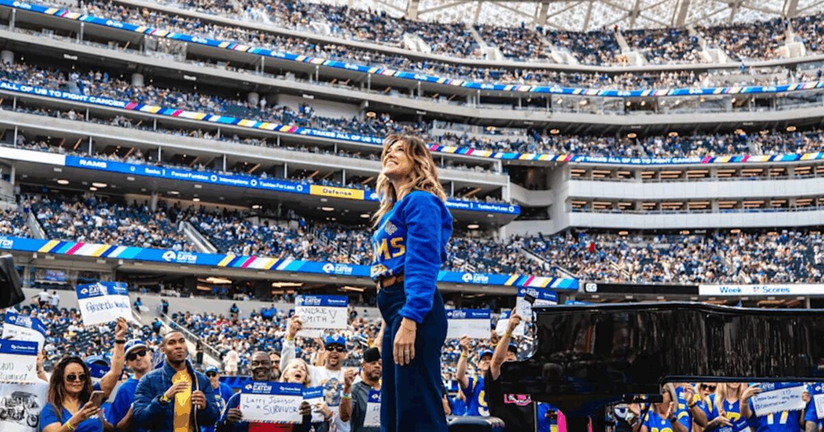 Moments - 7 Meilleurs Moments Musicaux lors du Match des La Rams, de 'Fight Song' de Rachel Platten au DJ Set de Loud Luxury