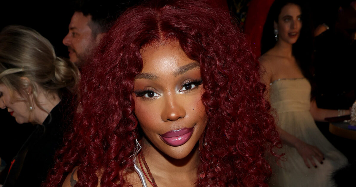 intérêt - Sza déclare qu'elle n'a « aucun intérêt » dans la feud entre Drake et Kendrick Lamar, qualifiant le conflit avec Nicki Minaj de « étrange »