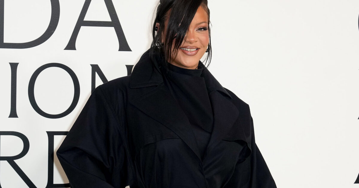 album - Rihanna réagit alors que 'anti' devient le premier album d'une artiste noire à passer 500 semaines dans le Billboard 200