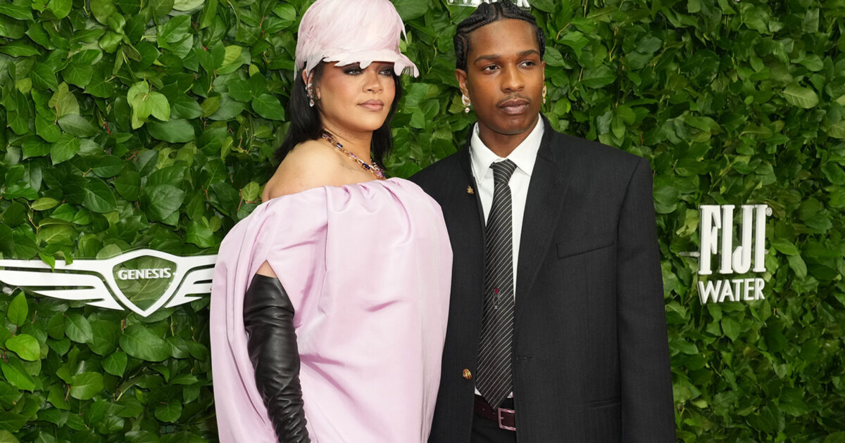 enfants - Rihanna et A$ap Rocky parlent de l'éducation de leurs 3 enfants et de leurs projets de vacances aux Gotham Awards : « Chaque jour est une soirée en amoureux »