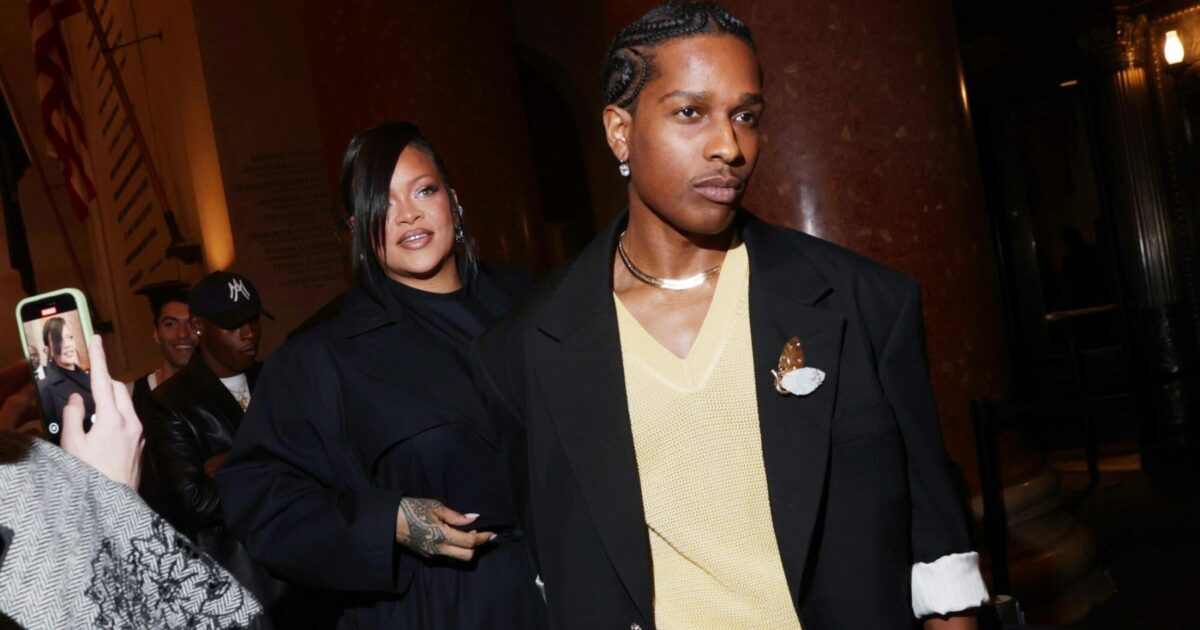 Rihanna - A$ap Rocky se souvient comment sa mère voulait qu'il rompe avec son ex-petite amie pour être avec Rihanna.