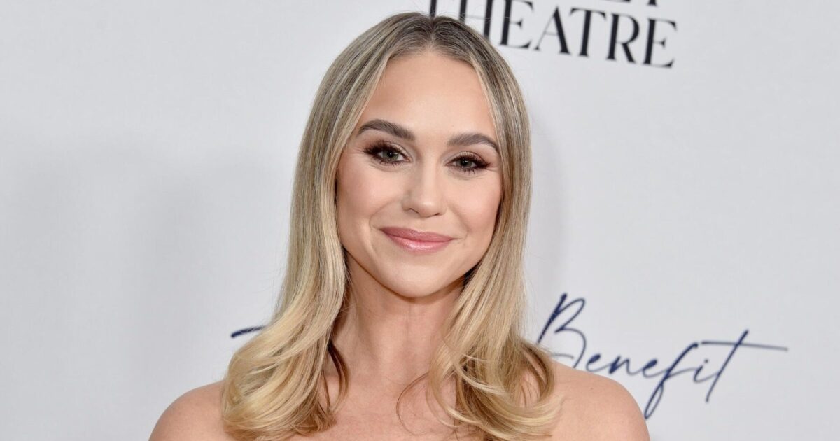 star - La star de « Glee », Becca Tobin, critique Matthew Koma au sujet de son post sur le groupe de mamans : « C'est uniquement pour attirer son attention »