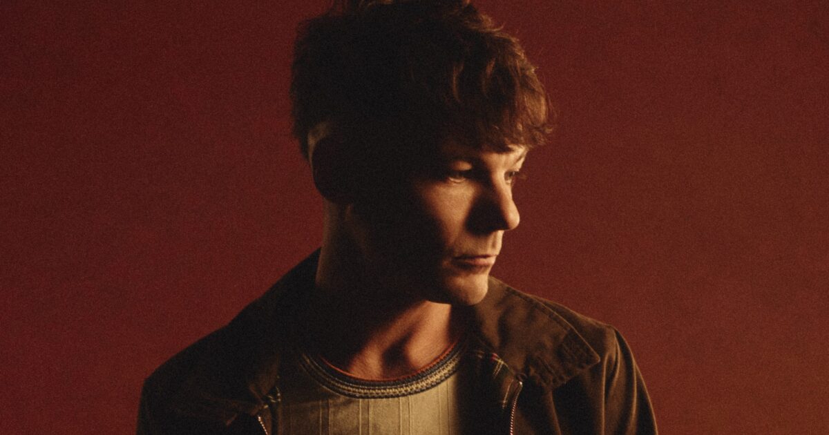 Album - Louis Tomlinson Remercie ses Fans pour avoir Fait de Son Album le N° 1 au Royaume-Uni Après Leur Demande d’Aide pour ‘se Démarquer’