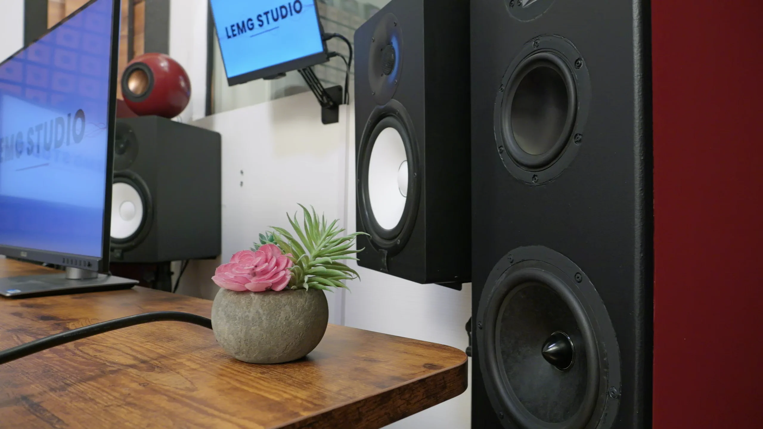 Les enceintes d'écoute, LEMG Studio
