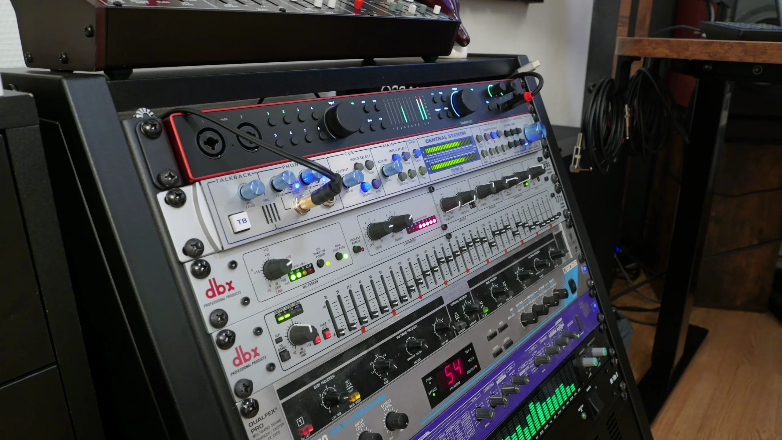 Le matériel analogique, LEMG Studio